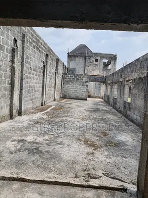 Uncompleted 100 Beds Hospital.On Ijebu Ode Rd Ikorodu.On 4plots