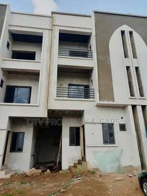 4bdrm Townhouse/Terrace In Life Camp For Sale