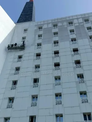 High-rise Facade Cleaning