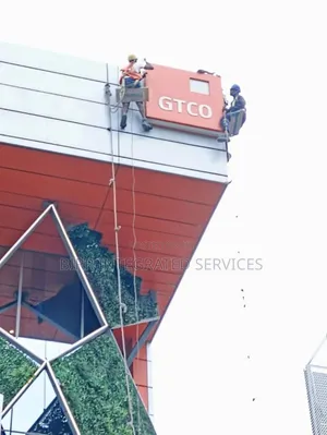 High-rise Facade Cleaning