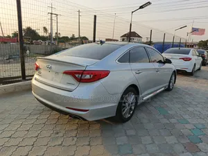 Hyundai Sonata Limited 2.0T 4dr Sedan (2.0L 4cyl Turbo 6A) 2015 Silver
