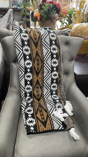 Knitted Bohemian Style Throw Sofa Blanket Brown White