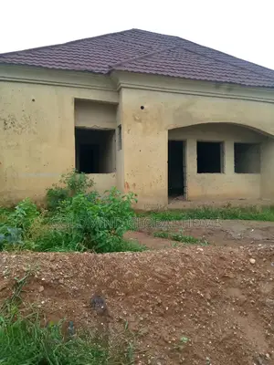 3bdrm Bungalow in Gwarinpa, Life Camp for sale