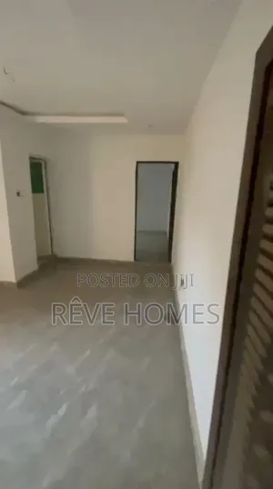 1bdrm Apartment in Lawanson, Surulere for rent