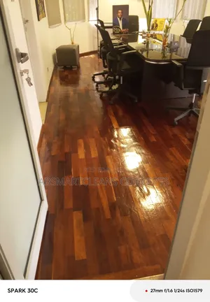 Wooden Floor Cleaning Polishing.