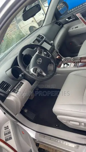 Toyota Highlander 2013 Silver
