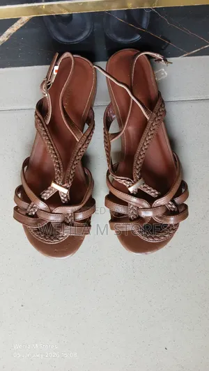 Brown Leather Sandal - 235/36