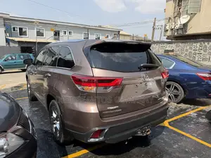Toyota Highlander Limited 4x4 V6 (3.5L 6cyl 8A) 2017 Brown