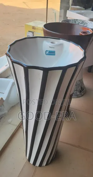 Free Standing Basin With Black Stripes