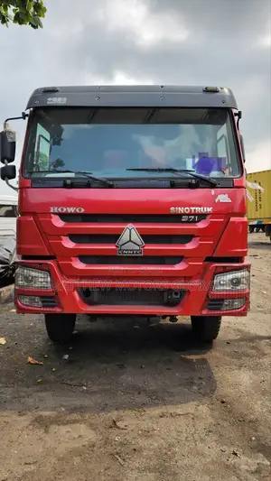 Super Clean Tokunbo Howo Tipper 12 Tyres 2015 Red