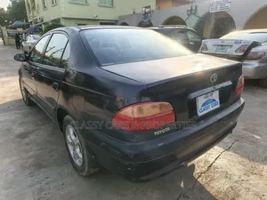 Toyota Avensis 1.8 1998 Blue