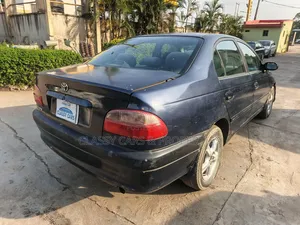 Toyota Avensis 1.8 1998 Blue