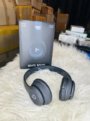Beat Solo 3 Available in Black , Red , White, Gold