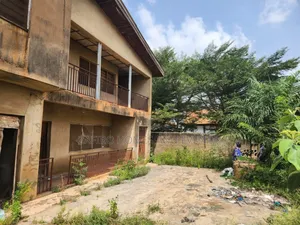 10bdrm Apartment in Near Alakia for sale