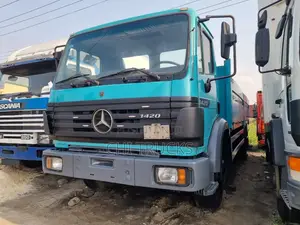 Clean Mercedes Benz 1420 Pickup Truck