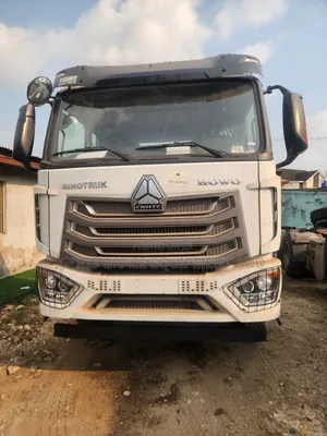 Brandnew Sino Howo Tractor Nx7 371hp