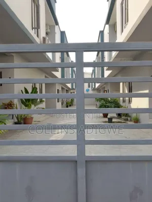 4bdrm Duplex in Orchid Road, Chevron for sale