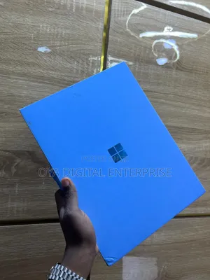 Laptop Microsoft Surface Pro 11th Edition, a Copilot+ PC 16GB SSD 1T