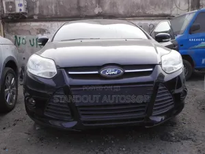 Ford Focus SE Sedan FWD (2.0L 4cyl 5M) 2013 Black