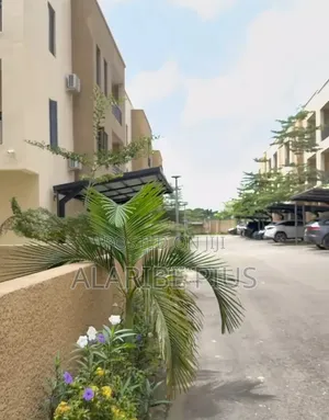 6bdrm Duplex in Estate, Jabi for sale