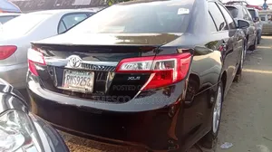 Toyota Camry XLE 4dr Sedan (2.5L 4cyl 6A) 2013 Black