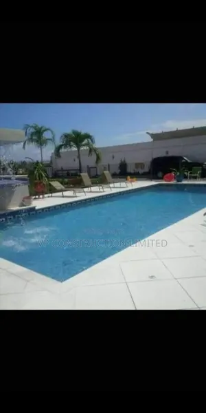 Swimming Pool Builder