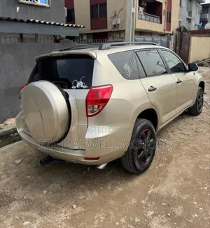 Toyota RAV4 2007 Gold