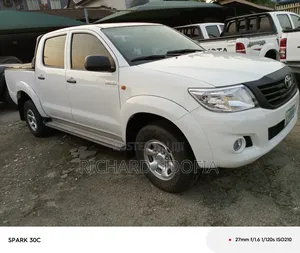 Toyota Hilux 2015 White