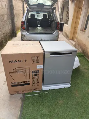 Brand New Maxi Freestanding Dishwasher Wqp12-5201m