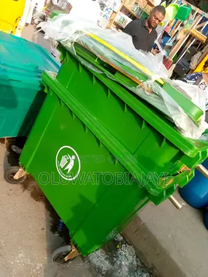 660liter Waste Bin