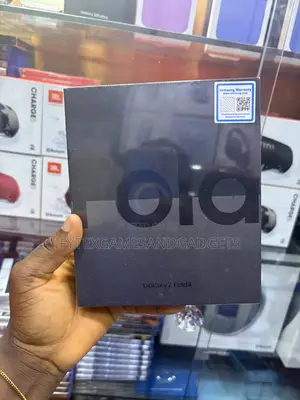 New Samsung Galaxy Z Fold4 256 GB Gold
