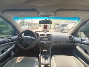 Honda Accord 2005 Gray