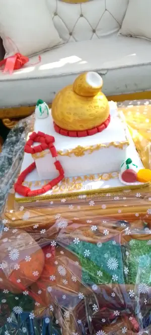 2026 Bride and Groom Cake