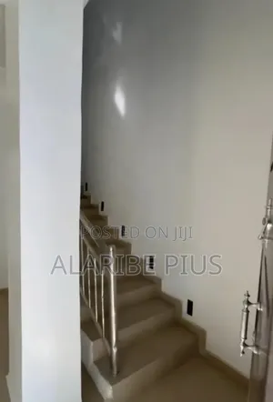 3bdrm Duplex in Estate, Kado for rent