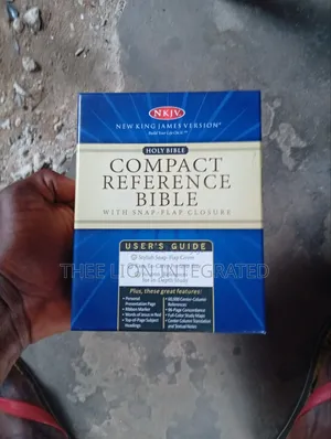 New King James Version (Nkjv) Compact Reference Bible