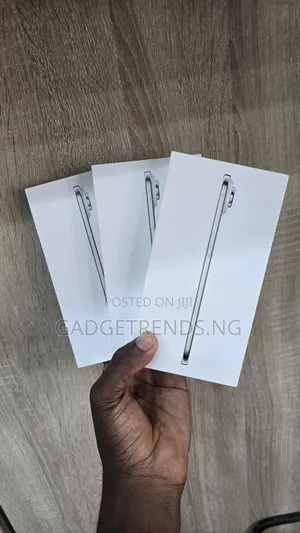 New Apple iPhone Air 256 GB Gold