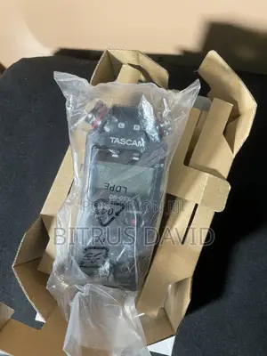 Tascam Dr-05x Portable Digital Recorder + 64gb Sd Card