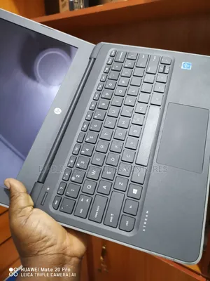 New Laptop HP Stream 11 4GB Intel Celeron SSD 128GB