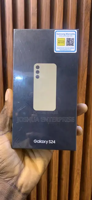 New Samsung Galaxy S24 256 GB Yellow