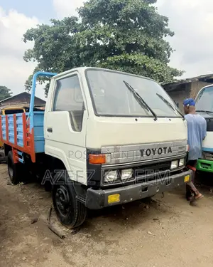 Toyota Dyna 200 Old Model 2rz Engine 1998
