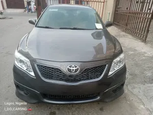 Toyota Camry SE 4dr Sedan (2.5L 4cyl 6AM) 2010 Gray