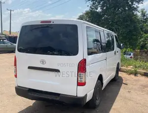 Toyota HiAce 2012 White