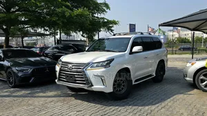 Lexus LX 570 AWD 2016 White