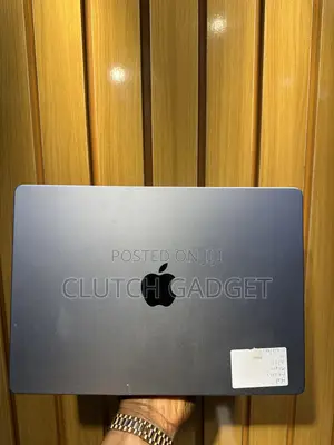 Laptop Apple MacBook Pro 2021 M1 16GB Apple M1 Pro SSD 512GB