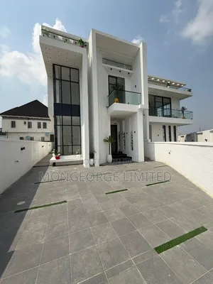 5bdrm Duplex in Chevron for sale