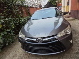 Toyota Camry LE 4dr Sedan (2.5L 4cyl 6A) 2017 Brown
