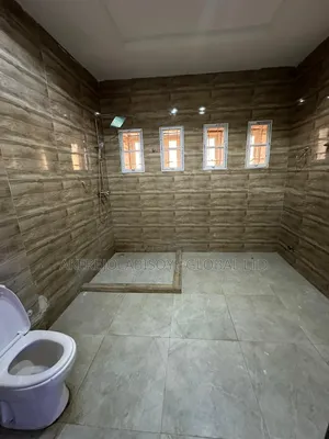 4bdrm Duplex in In An Estate for rent