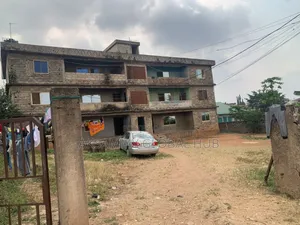 18bdrm Block of Flats in Bodija, Ibadan for sale
