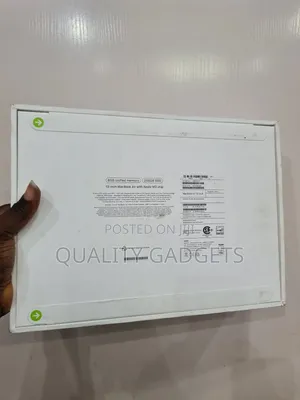 New Laptop Apple MacBook Air 2024 M3 13-Inch 8GB Apple M3 SSD 256GB