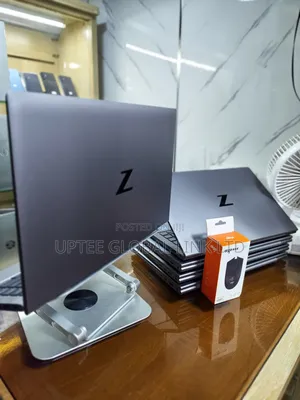 Laptop HP ZBook Firefly G8 16GB Intel Core I7 SSD 256GB